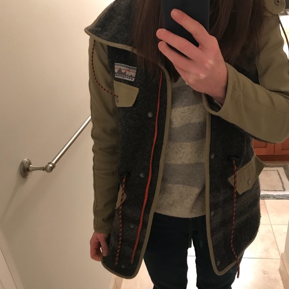 Patagonia Reclaimed Wool Parka - Picture 6 of 6